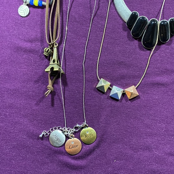 Set of 10 dainty necklaces - Picture 2 of 4